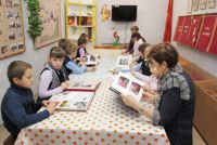 Ермаковских школьников встречает Курочка Ряба
