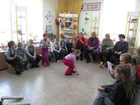 Юные туристы в гостях у курочки рябы