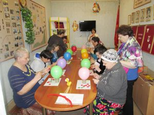 люди с ограниченными возможностями в гостях у Курочки-Рябы
