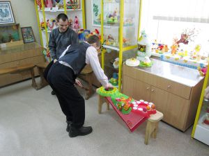 люди с ограниченными возможностями в гостях у Курочки-Рябы