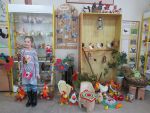 Курочка Ряба любит встречать гостей